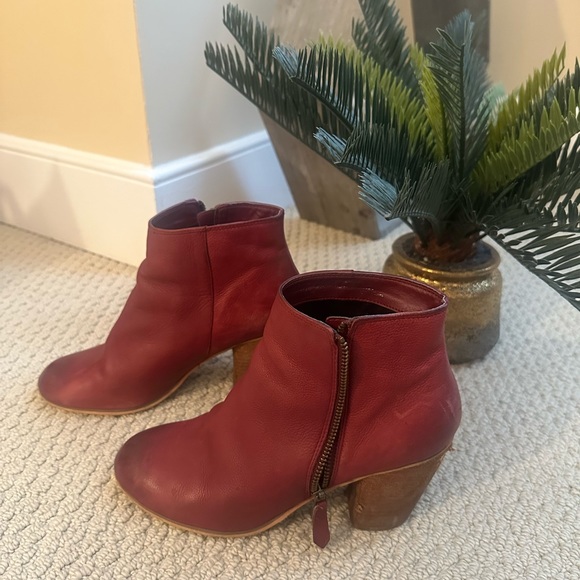 Fall themed Ombré Ankle booties - Picture 5 of 9